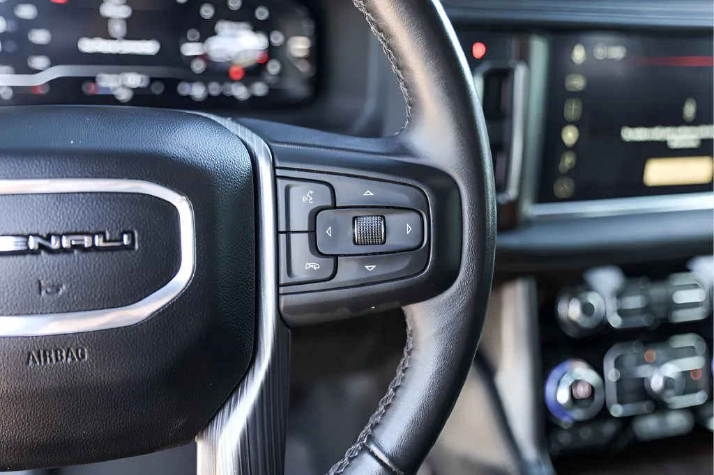 GMC Yukon photo 16