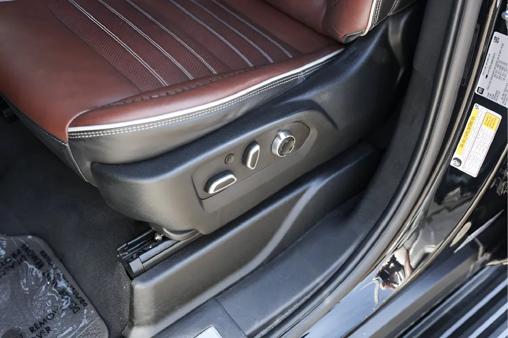 GMC Yukon photo 11