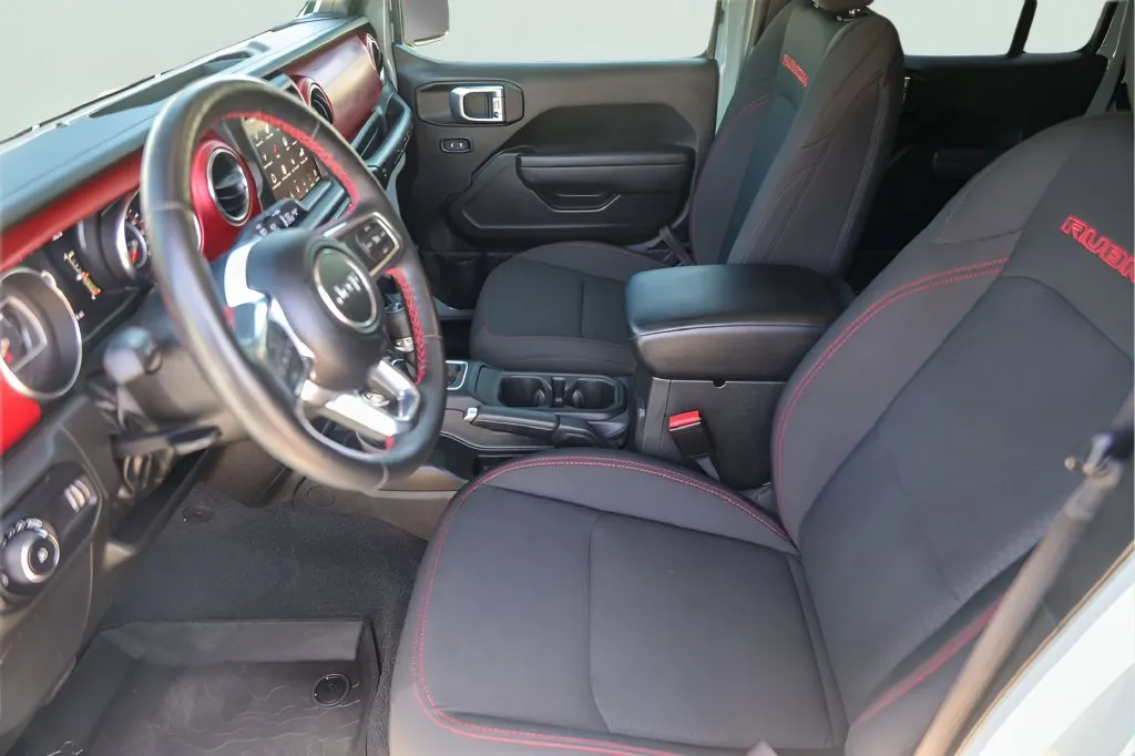 Jeep Wrangler photo 11