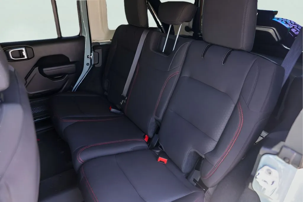 Jeep Wrangler photo 23