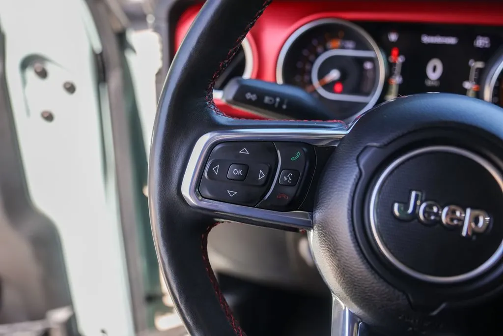 Jeep Wrangler photo 16