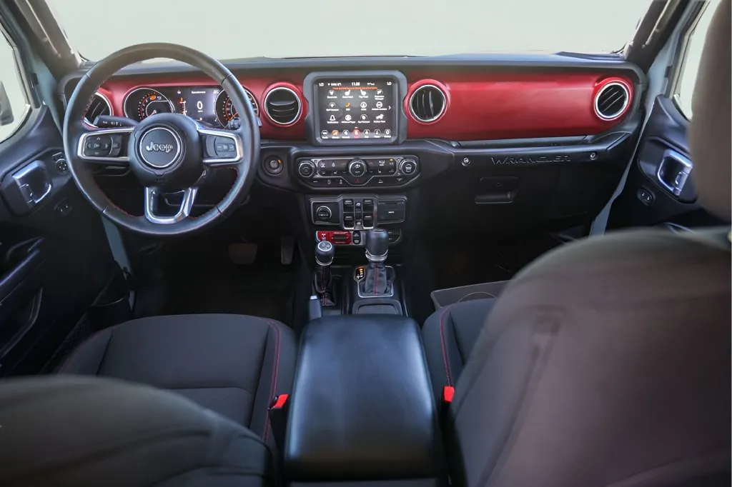 Jeep Wrangler photo 24