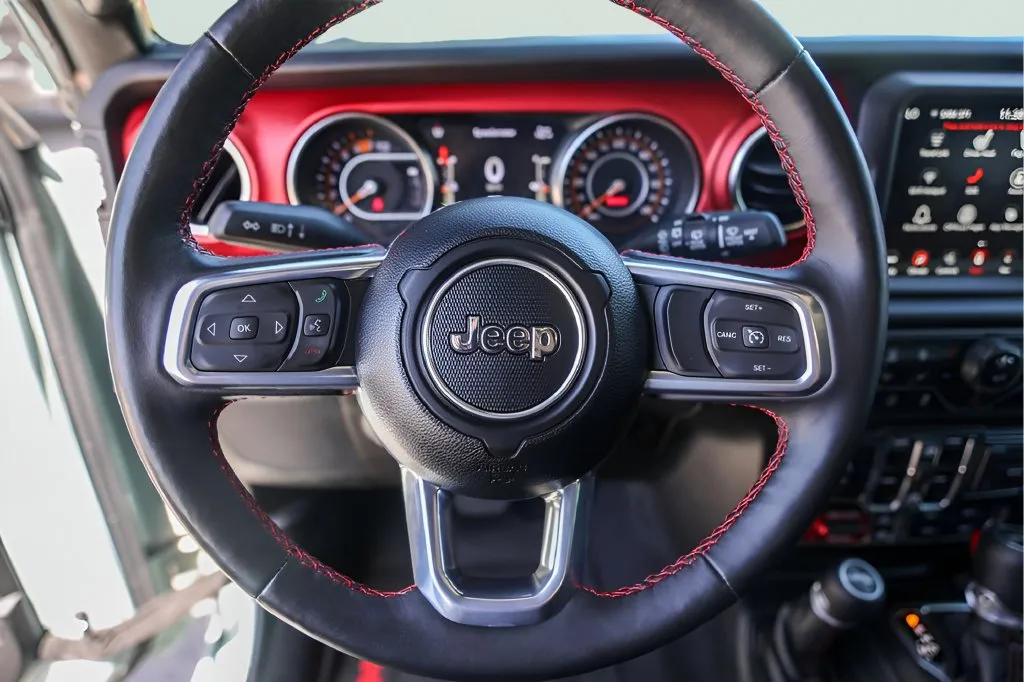 Jeep Wrangler photo 14