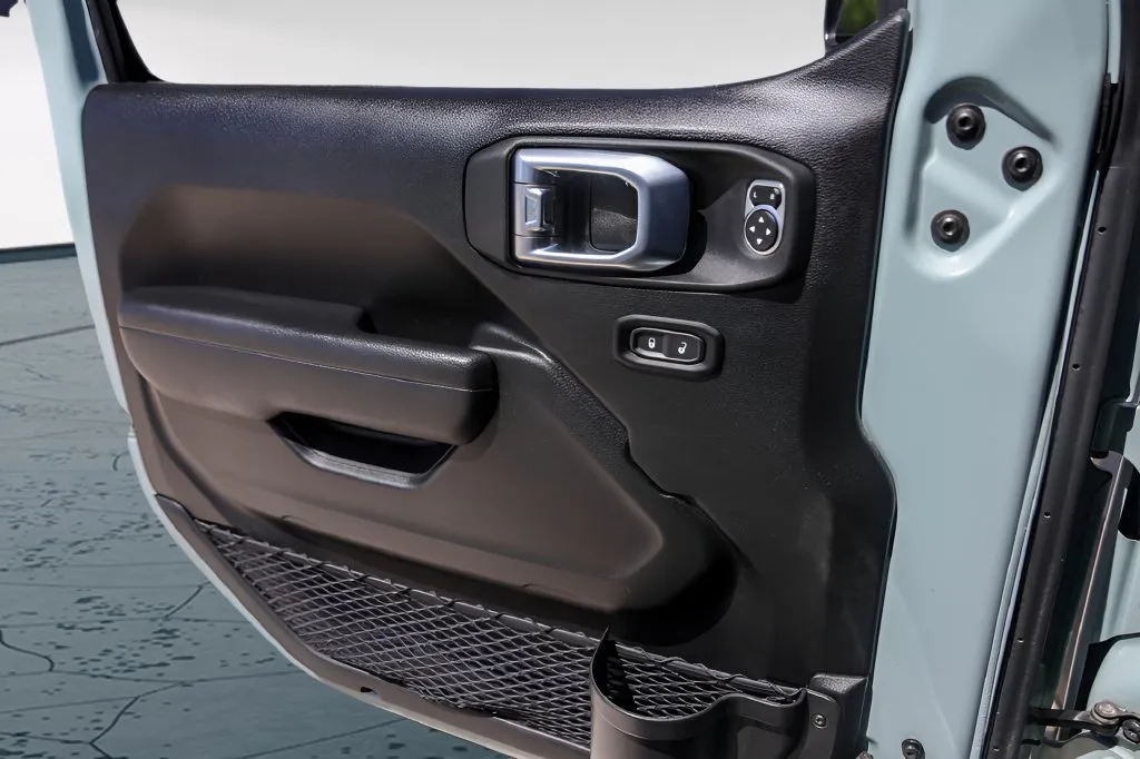 Jeep Wrangler photo 22