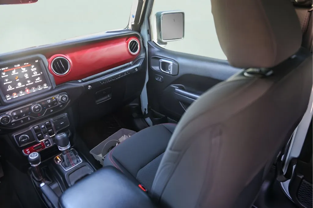 Jeep Wrangler photo 26