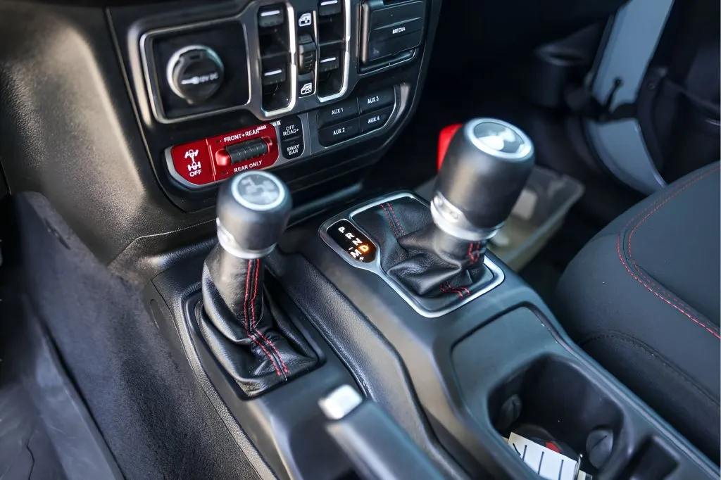 Jeep Wrangler photo 21