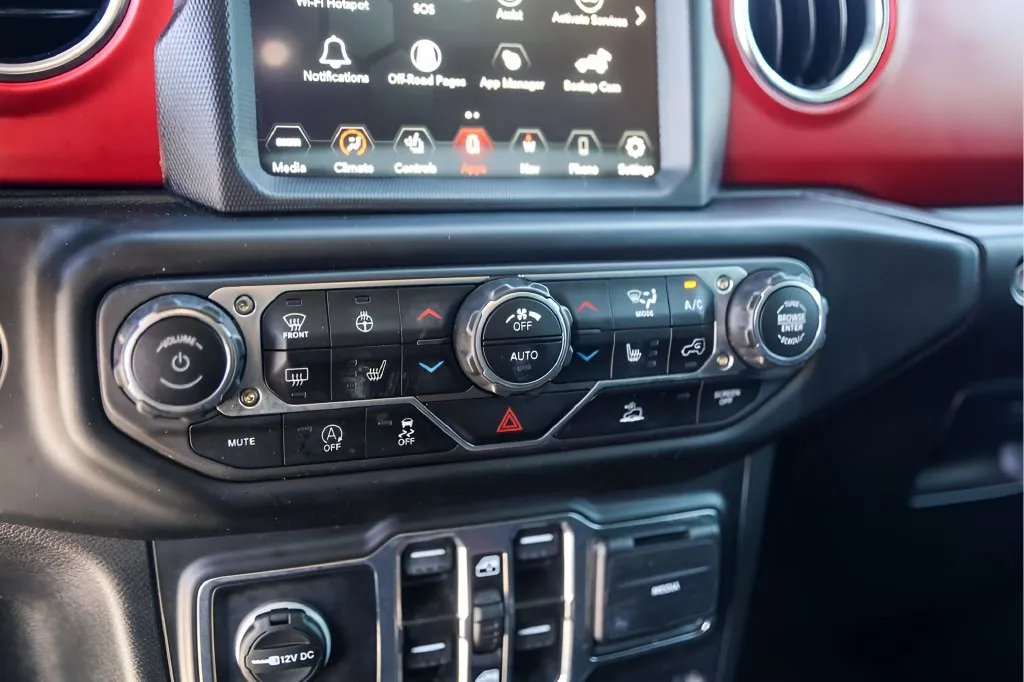 Jeep Wrangler photo 19