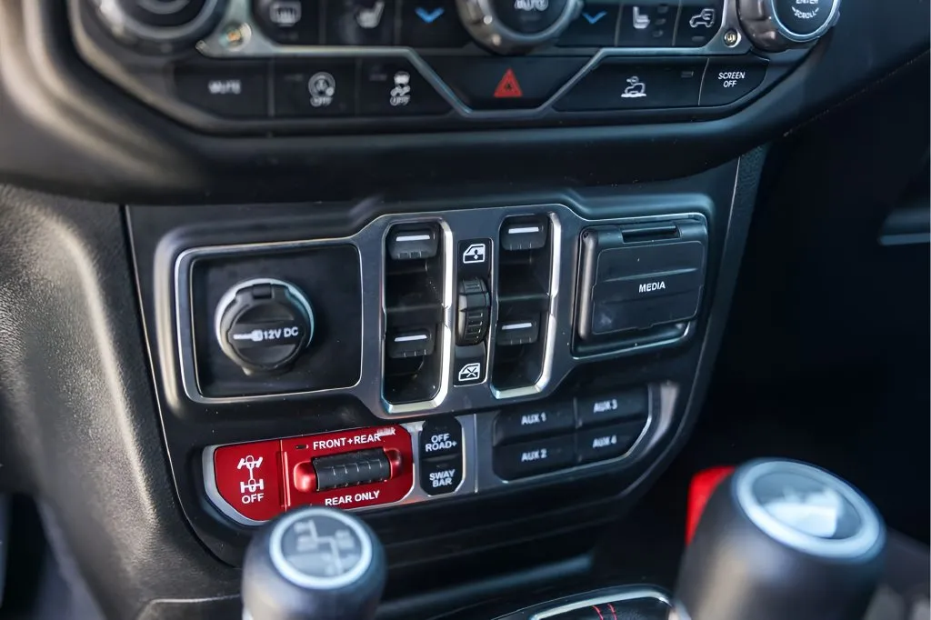 Jeep Wrangler photo 20