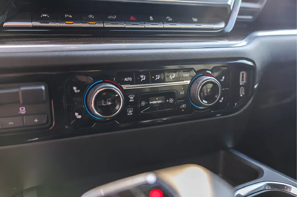 Chevrolet Silverado photo 20