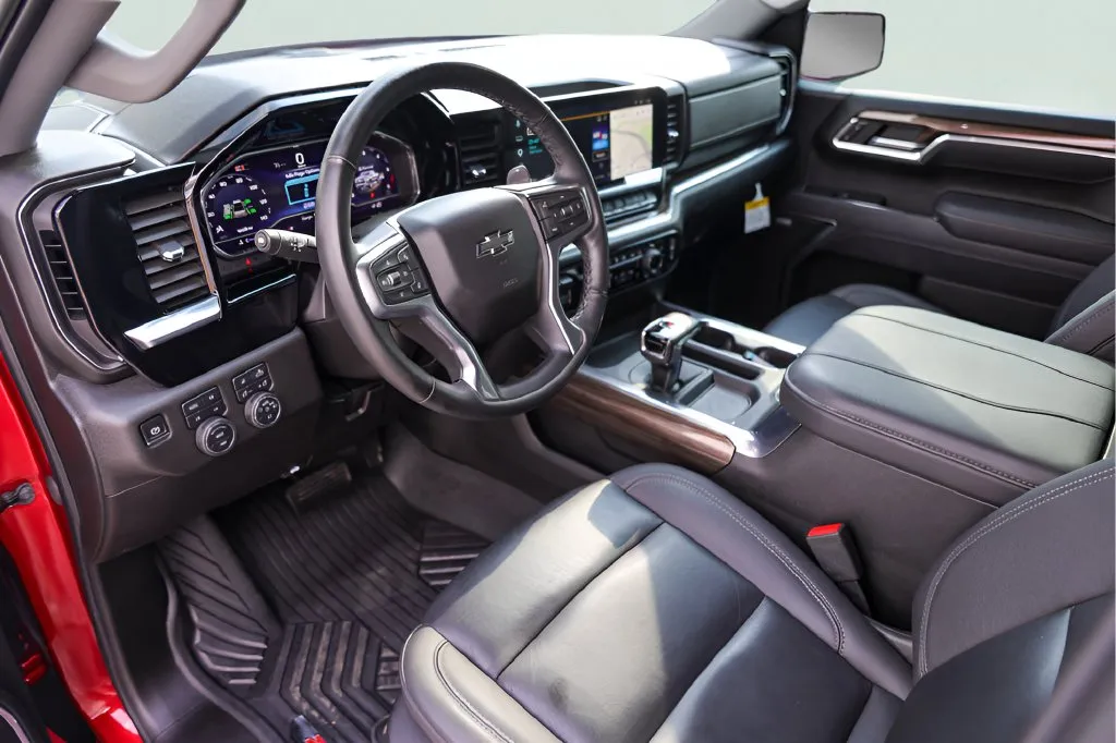 Chevrolet Silverado photo 12