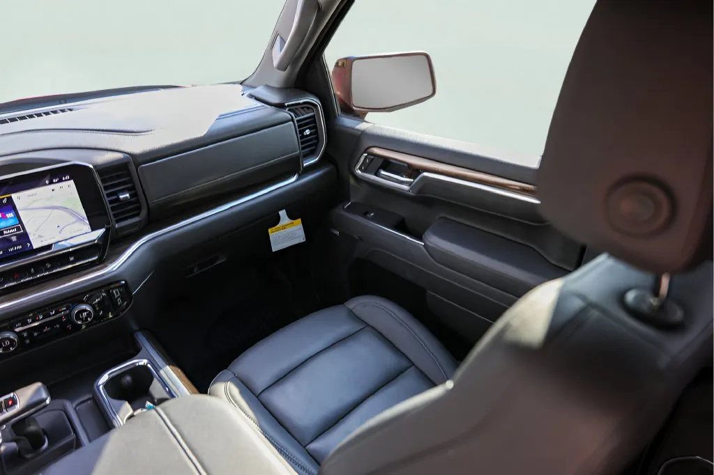 Chevrolet Silverado photo 29