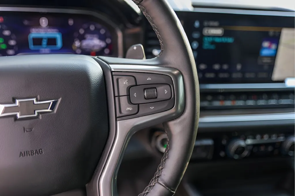 Chevrolet Silverado photo 15
