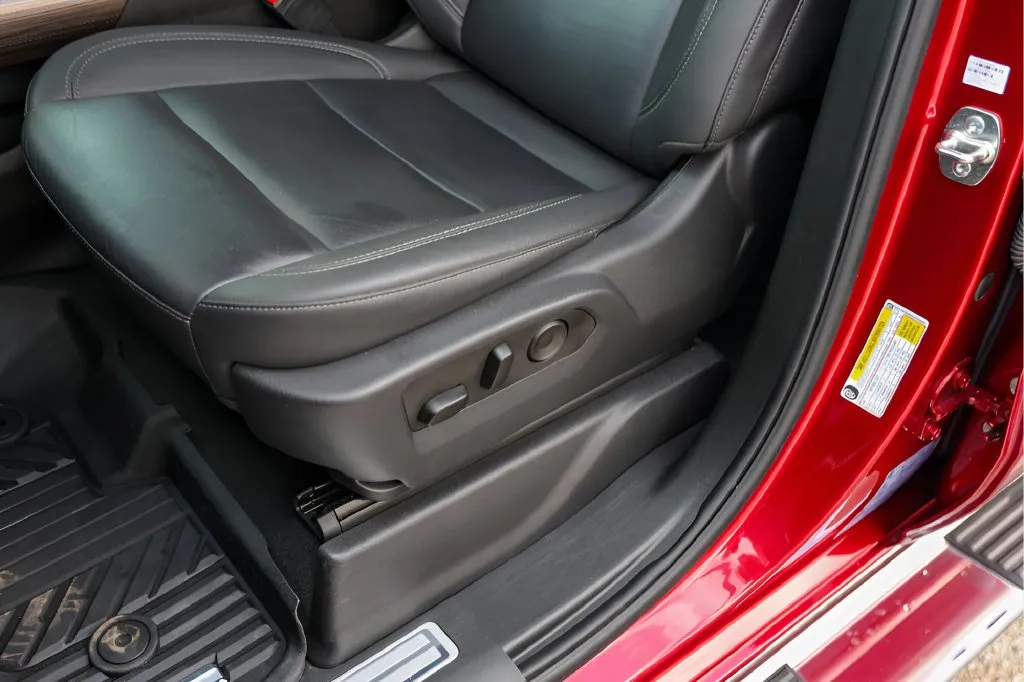 Chevrolet Silverado photo 10