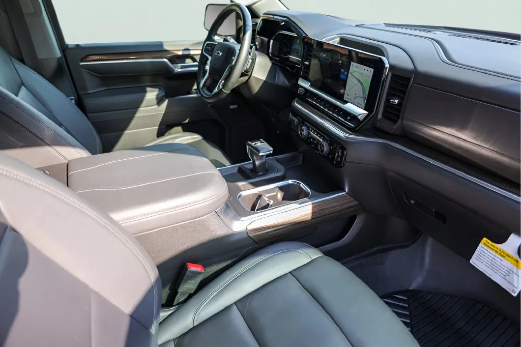 Chevrolet Silverado photo 31