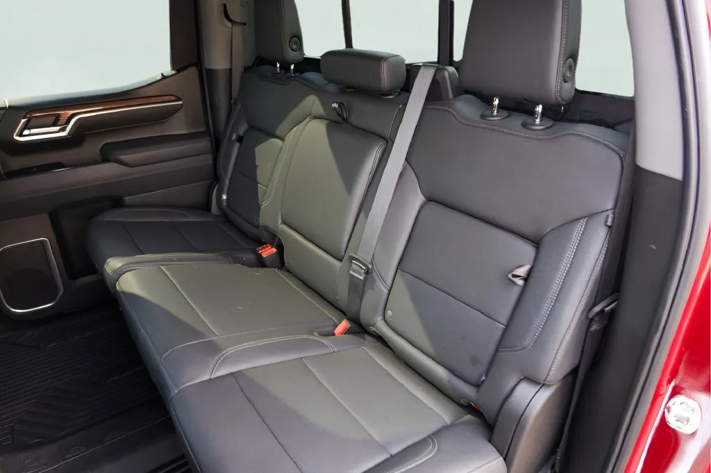 Chevrolet Silverado photo 26