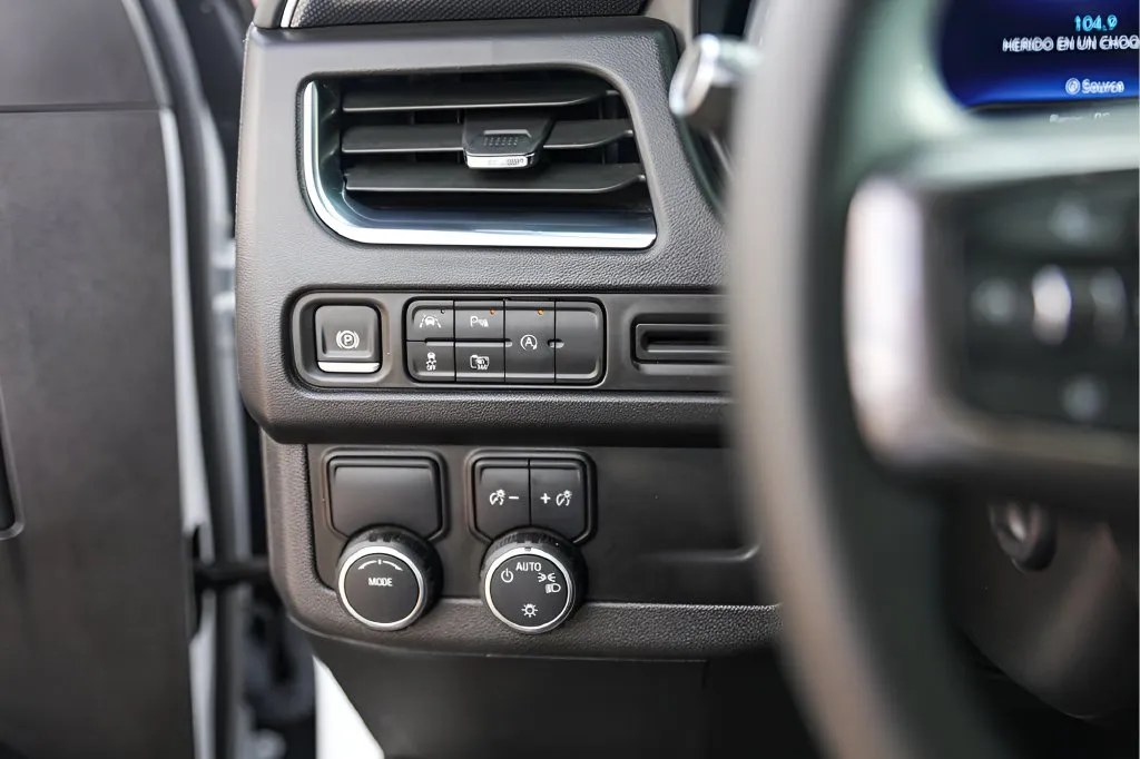 Chevrolet Tahoe photo 17