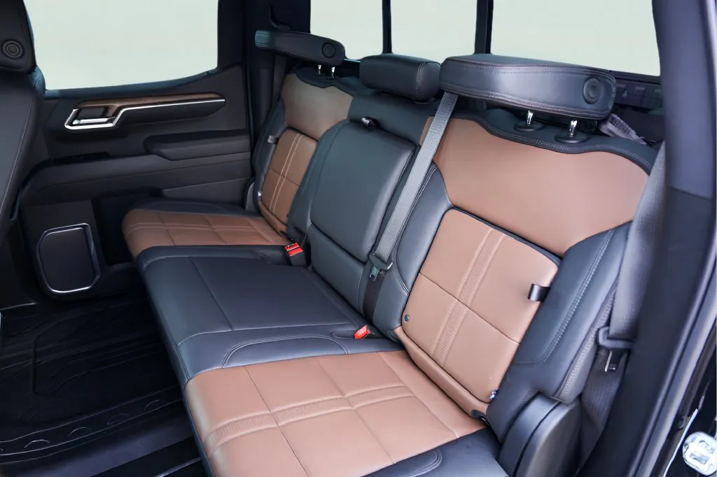 Chevrolet Silverado photo 26
