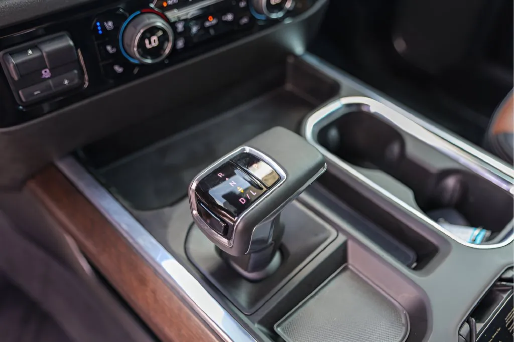 Chevrolet Silverado photo 21