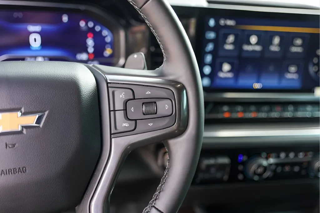 Chevrolet Silverado photo 15
