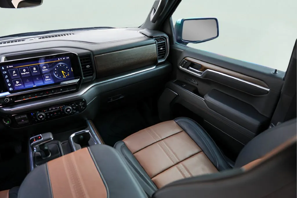 Chevrolet Silverado photo 29