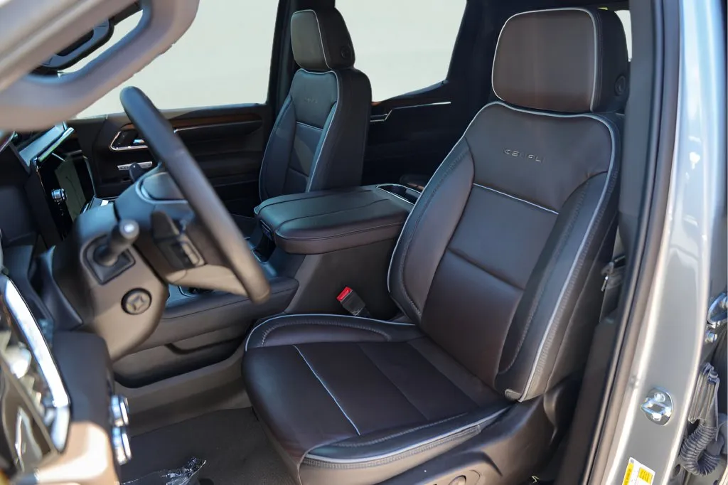 GMC Sierra photo 10