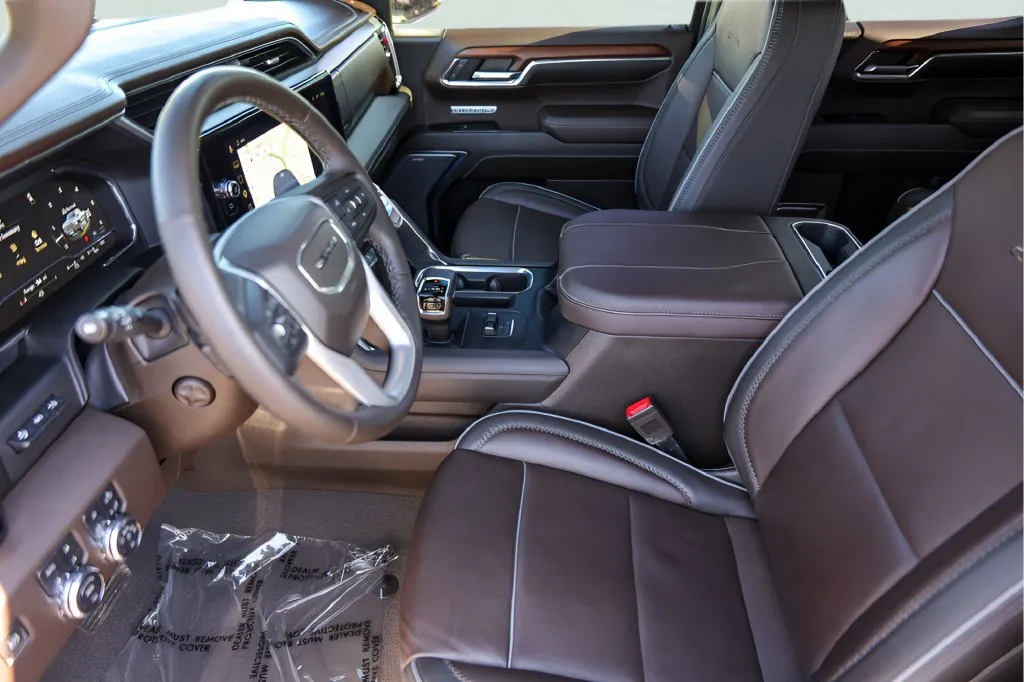 GMC Sierra photo 12