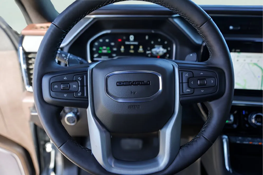 GMC Sierra photo 15