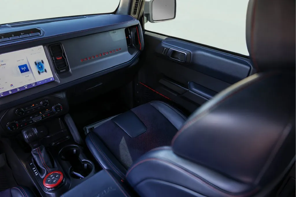 Ford Bronco photo 28