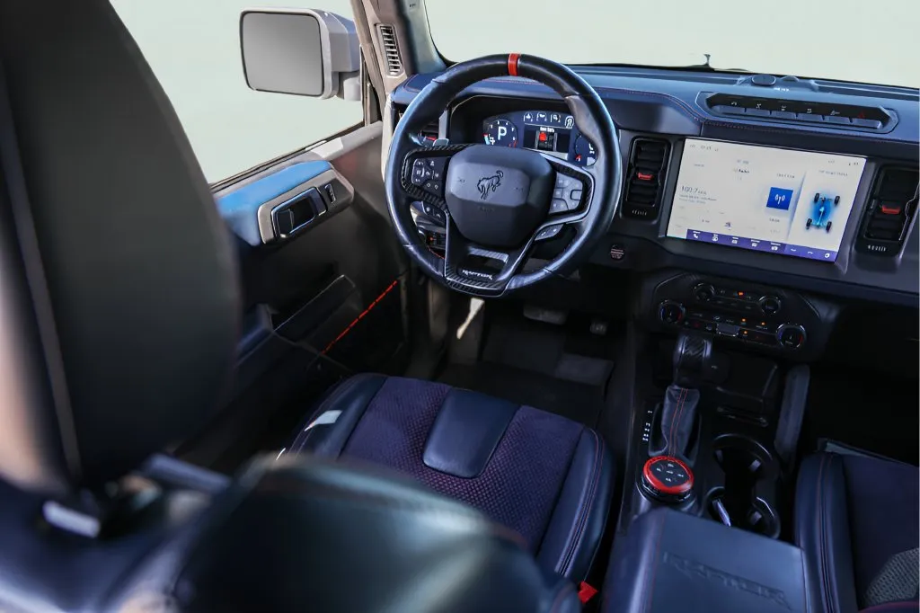 Ford Bronco photo 27