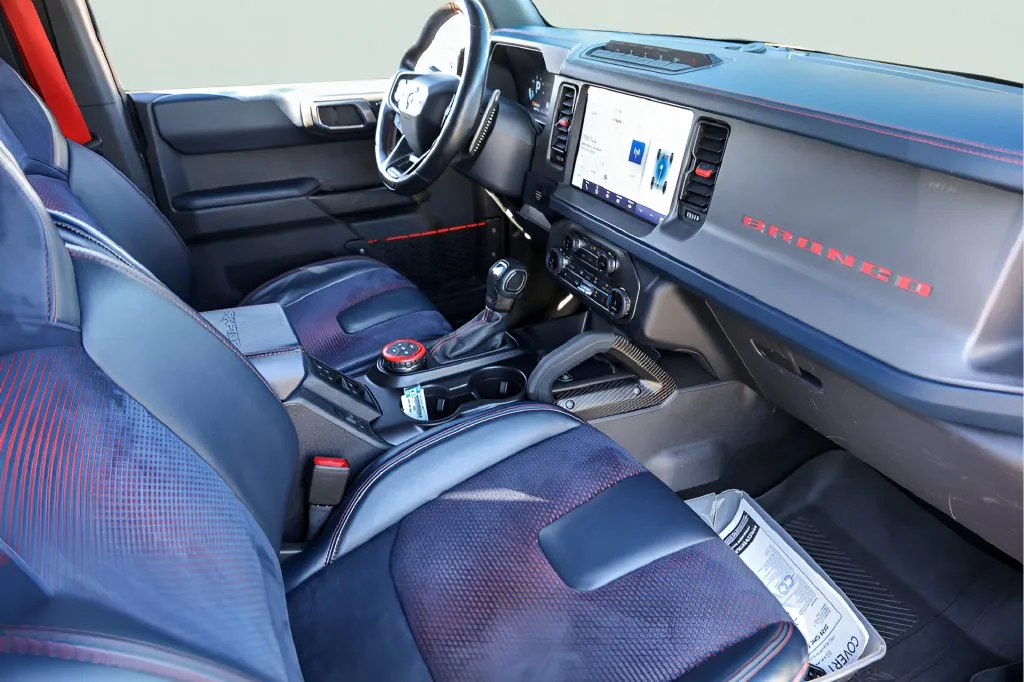 Ford Bronco photo 30