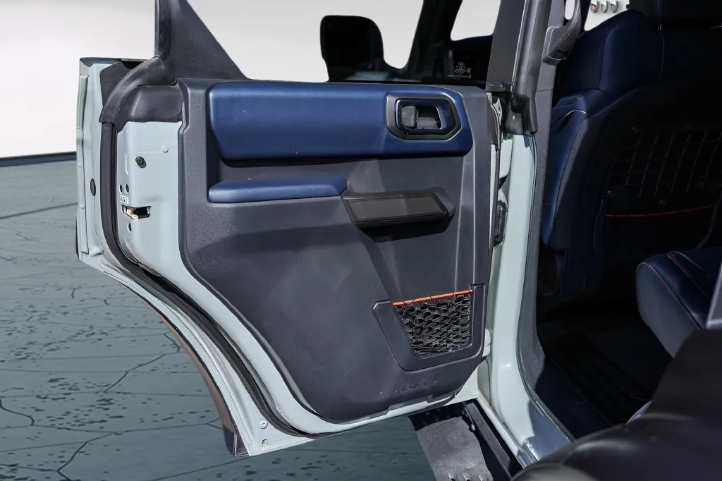 Ford Bronco photo 24