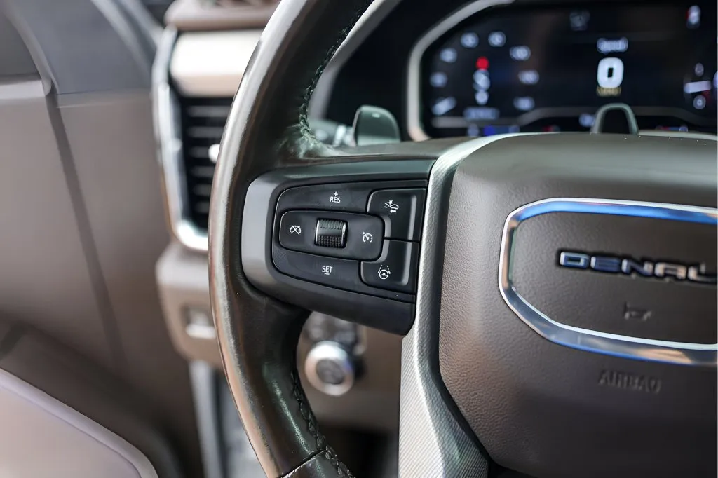 GMC Sierra photo 13
