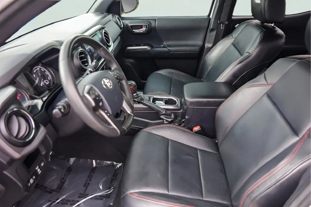 Toyota Tacoma photo 11