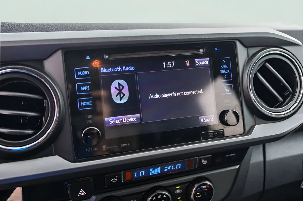 Toyota Tacoma photo 18