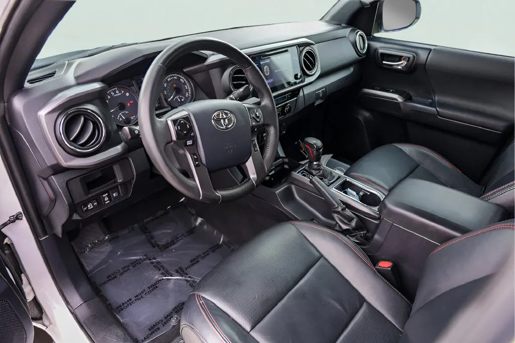 Toyota Tacoma photo 12