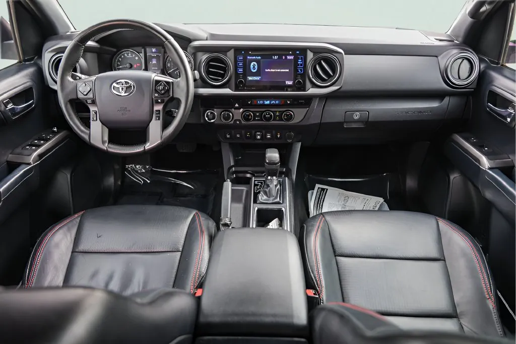 Toyota Tacoma photo 27