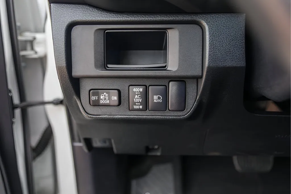 Toyota Tacoma photo 17