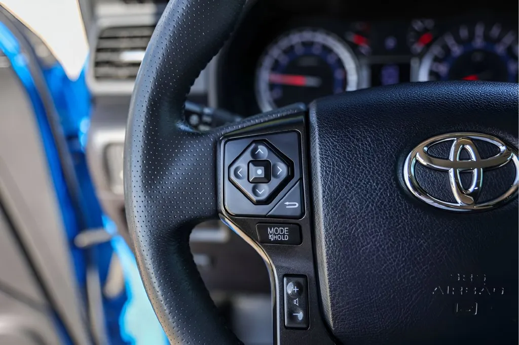 Toyota 4Runner photo 17