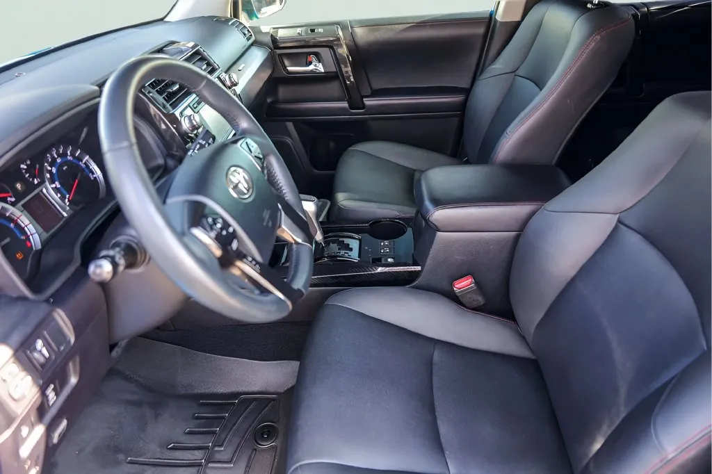 Toyota 4Runner photo 12