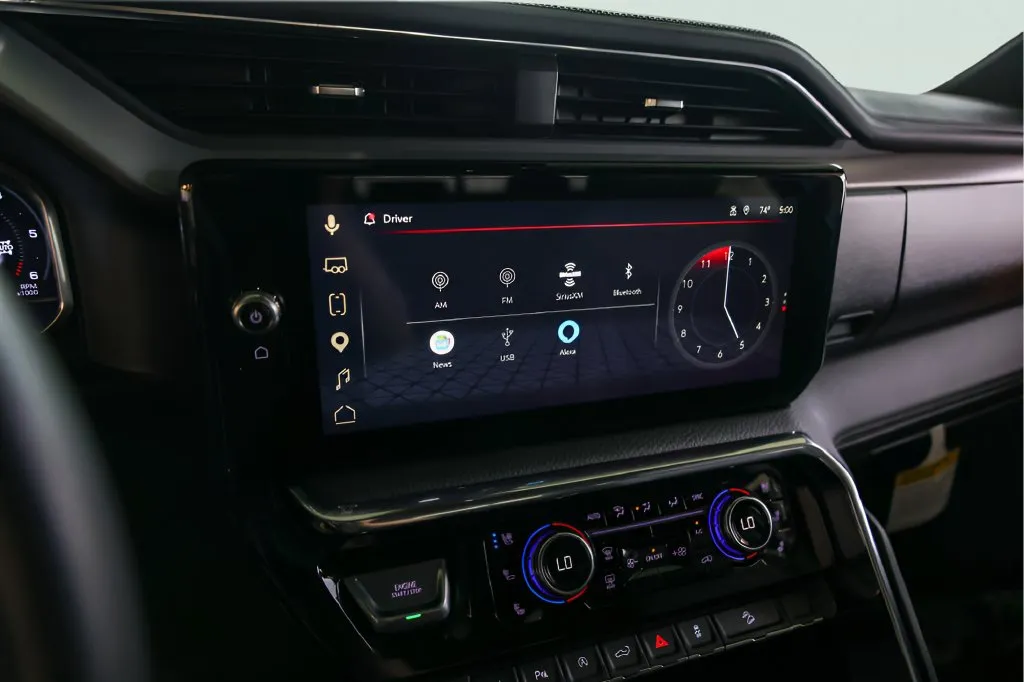 GMC Sierra photo 18