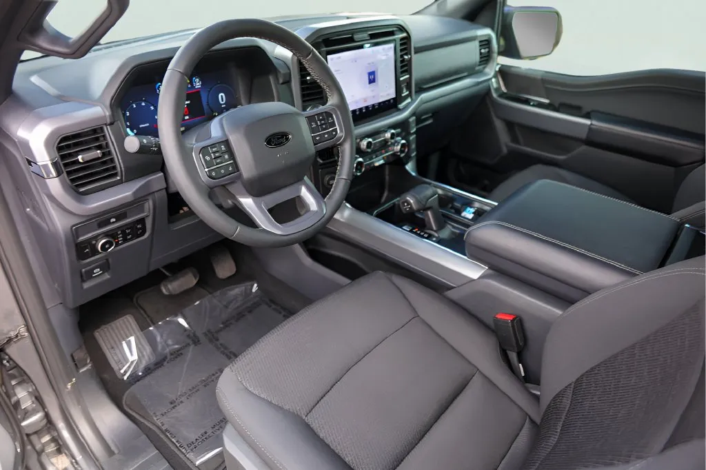 Ford F-150 photo 12