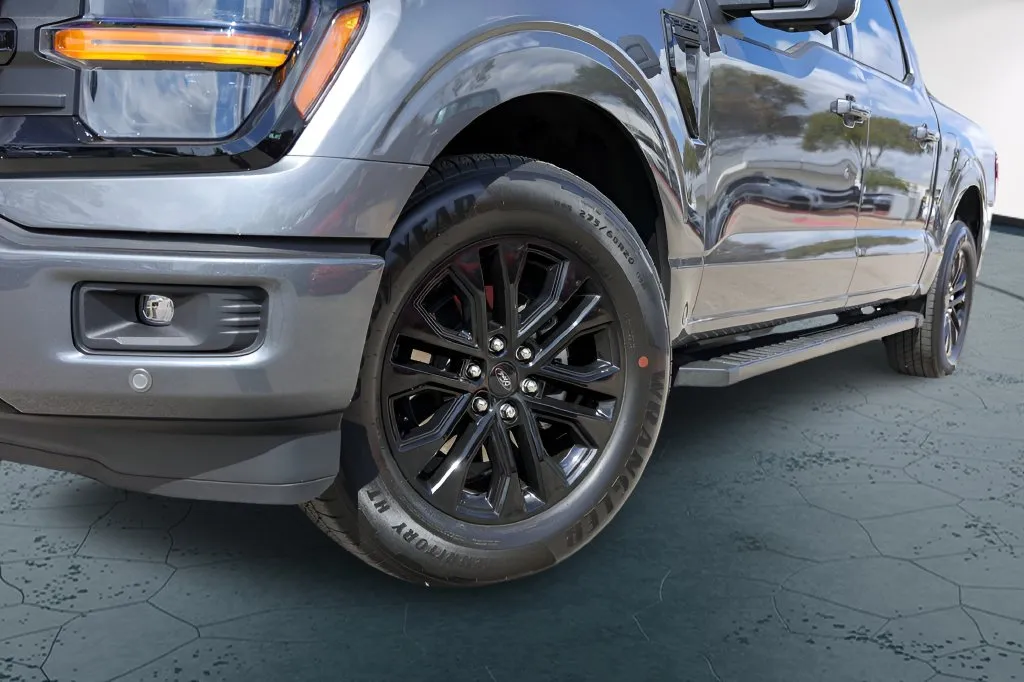 Ford F-150 photo 3