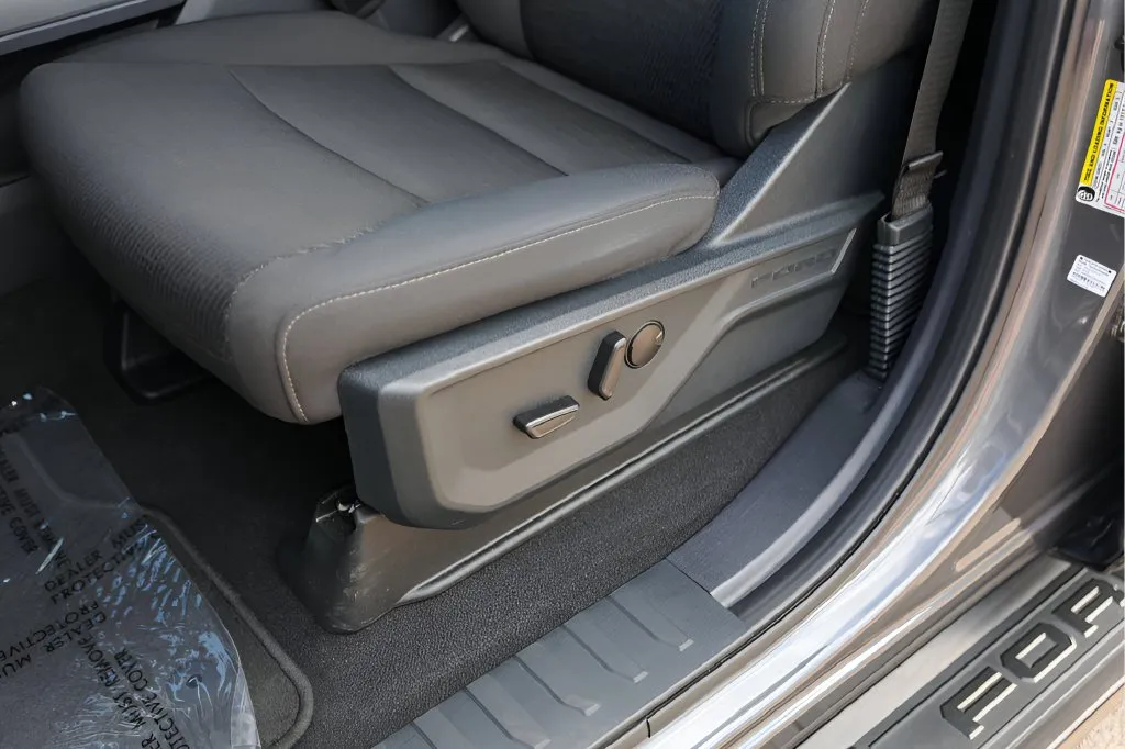 Ford F-150 photo 10