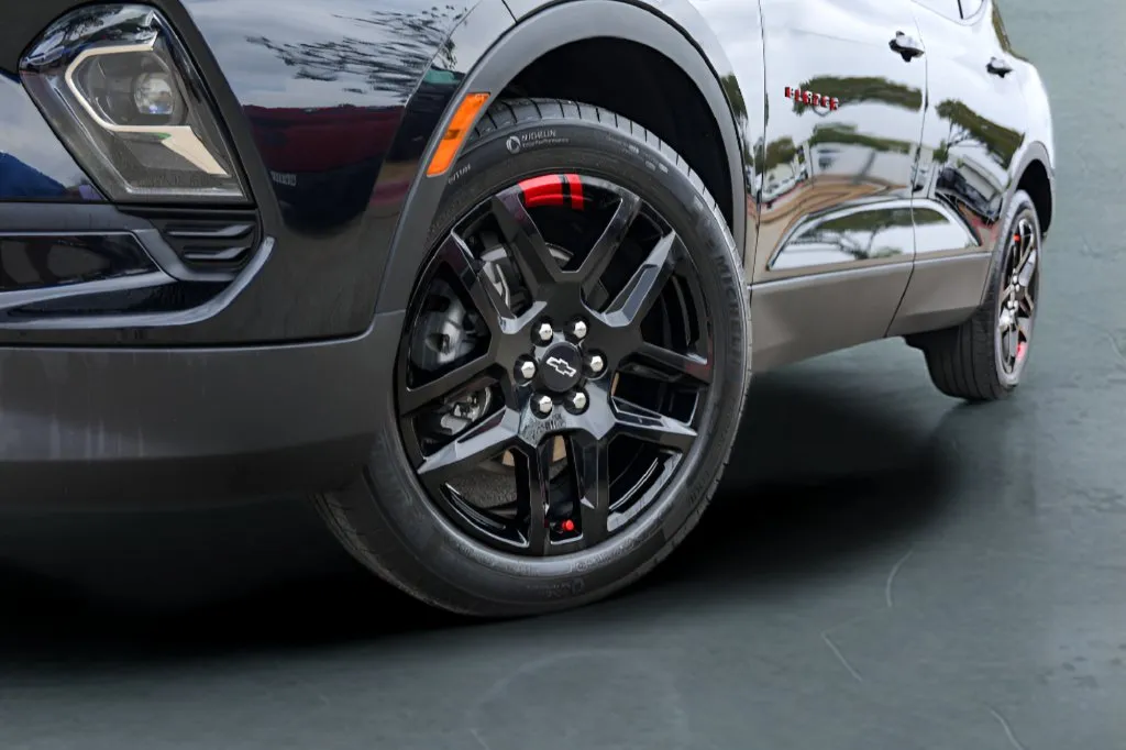Chevrolet Blazer photo 3