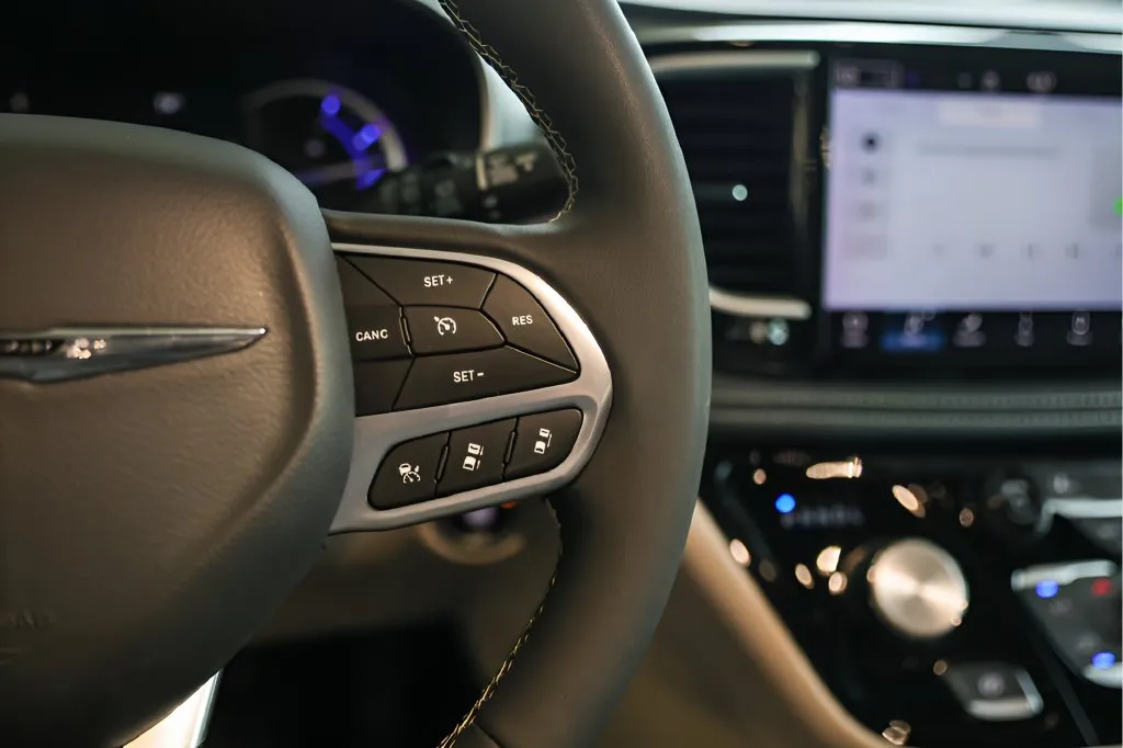 Chrysler Pacifica photo 15