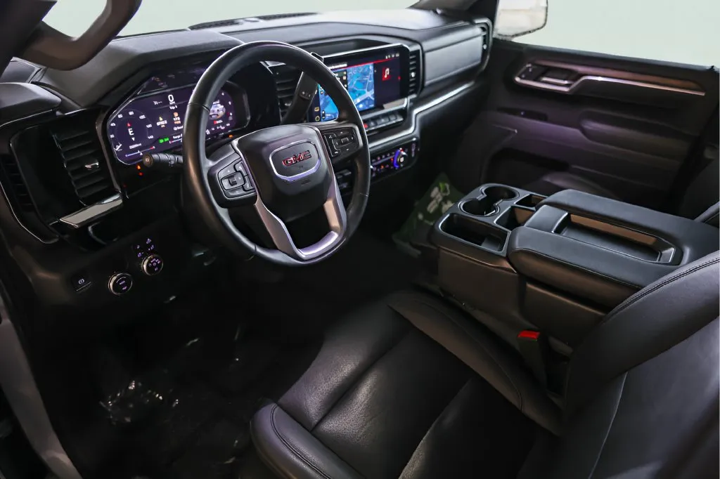 GMC Sierra photo 12