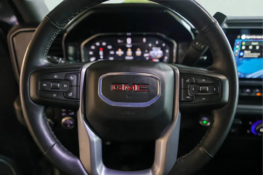 GMC Sierra photo 14