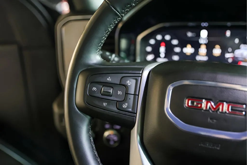 GMC Sierra photo 16