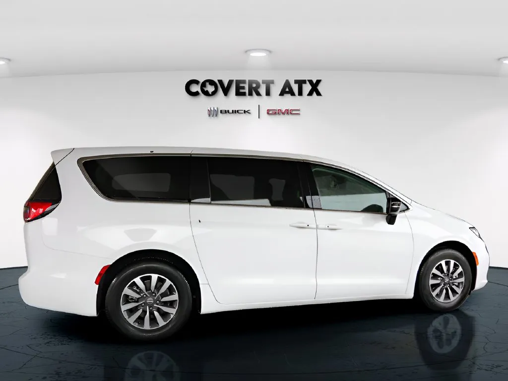 Chrysler Pacifica photo 7
