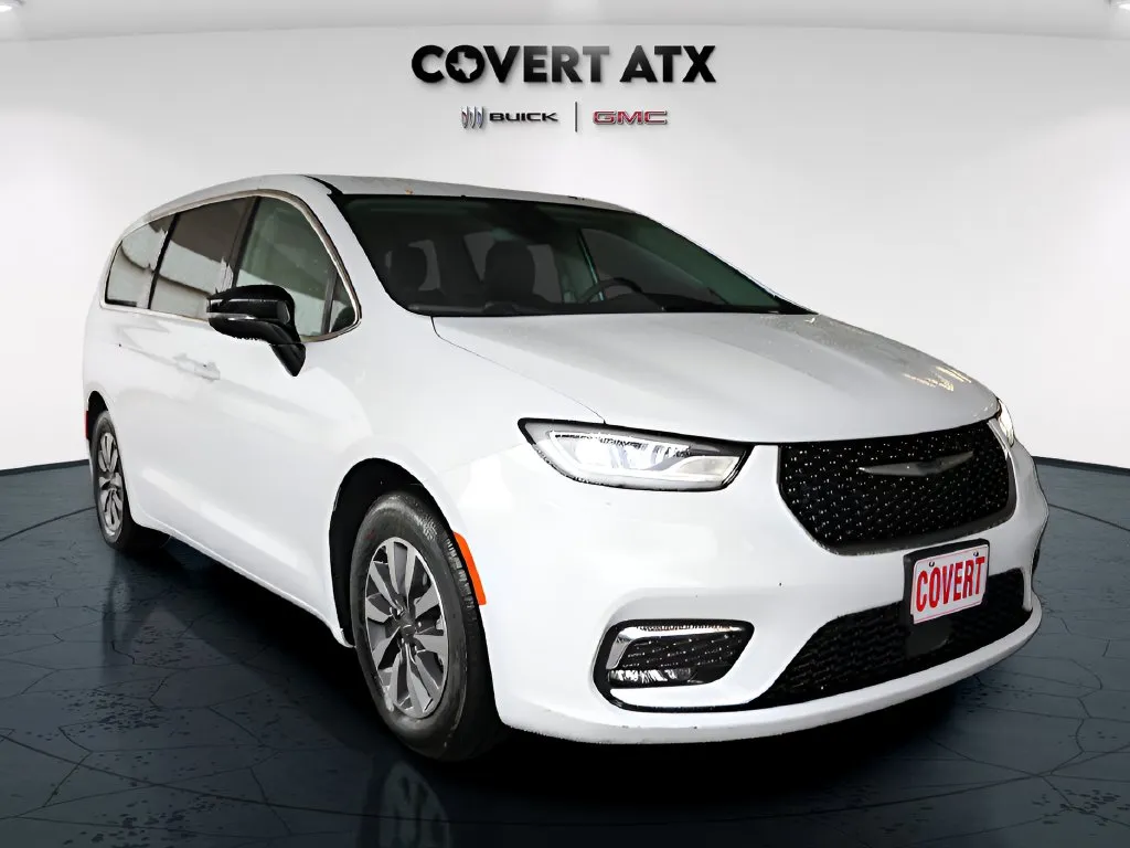 Chrysler Pacifica photo 8